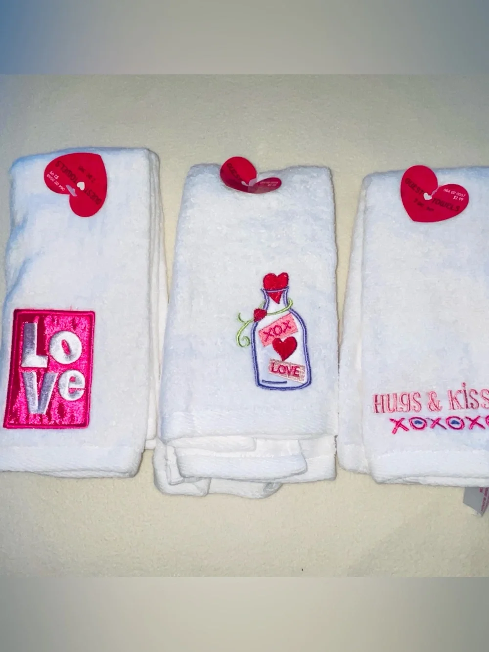 NWT Guest Hand Towels Love Hearts Valentines XO White & Pink Cotton